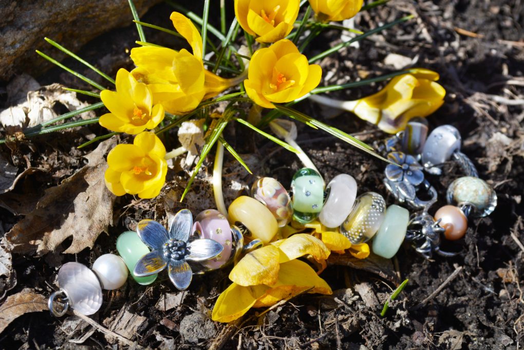 Trollbeads Akron plays with springy pastels and flowers on the first day of Spring 2018