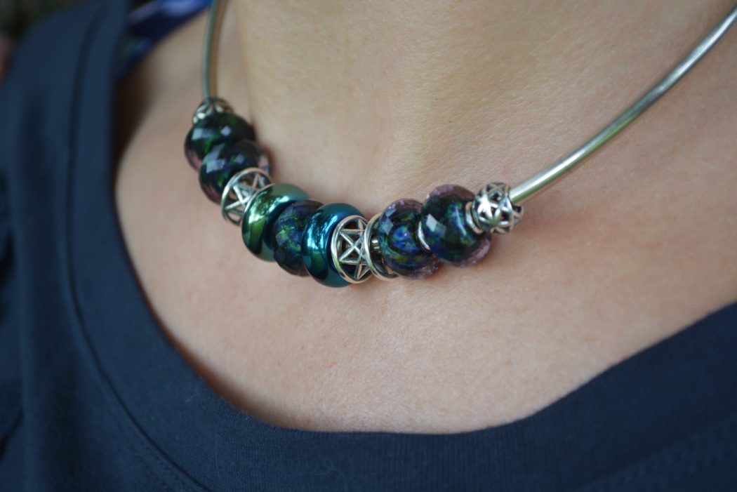 Silver Trollbeads Neck Bangle Design Featuring Northern Lights Magic